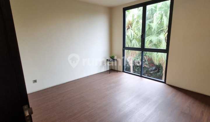 Dijual Rumah 3 Lantai Jeruk Purut  2