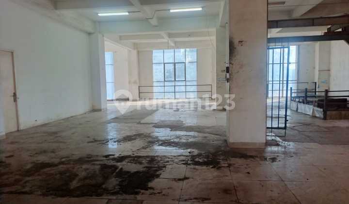 For Rent: Attached Shophouse in Bendungan Hilir, Central Jakarta, Affordable 2