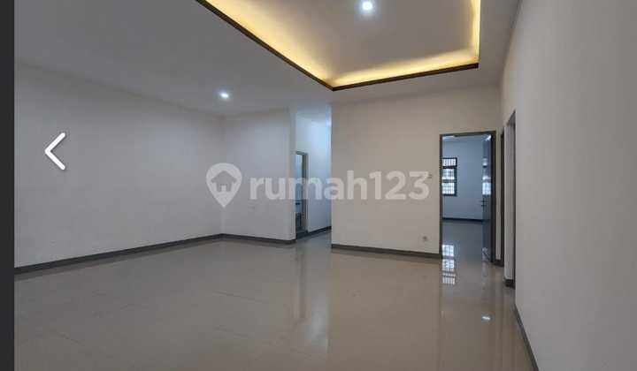 Disewakan Rumah Murah Siap Pakai Kebayoran Baru Disewakan Rumah Murah Siap Pakai Kebayoran Baru