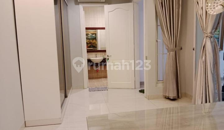 Dijual Cantik Rumah Siap Pakai Menteng Dan Murah  2