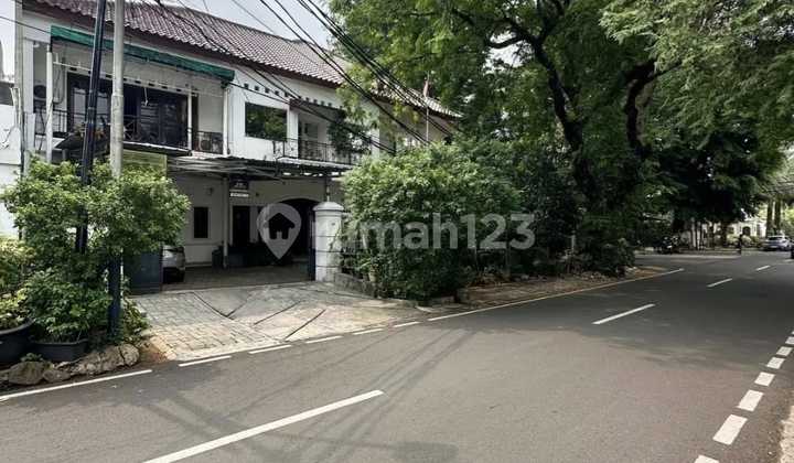 Many Ready-to-Occupy Houses in Kebayoran Baru Lowered in Price