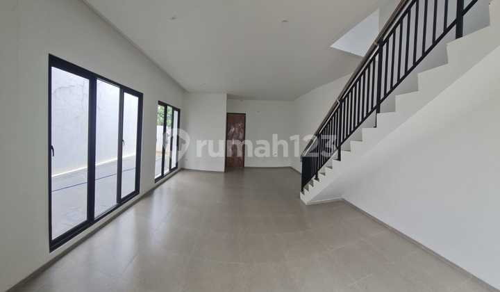 Dijual Rumah Jagakarsa Siap Huni. Murah 