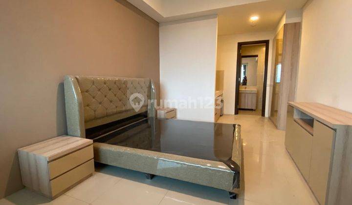 Disewakan Apartemen St Moritz 5br, Full Furnished Puri Indah 11