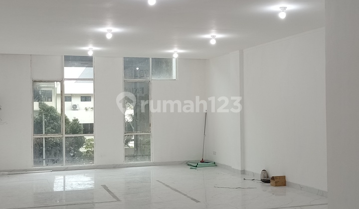 Ruko 4.5 Lantai Siap Huni di Boulevard Timur Kelapa Gading