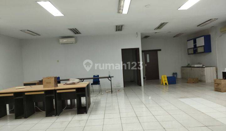 Gudang 2 Lantai Luas 612 M2 di Bizpark Pulogadung Jakarta Timur 1