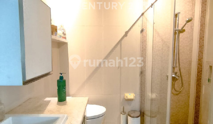 Ready-to-Live House, 300 M2, Fully Furnished in Harapan Indah Bekasi 2