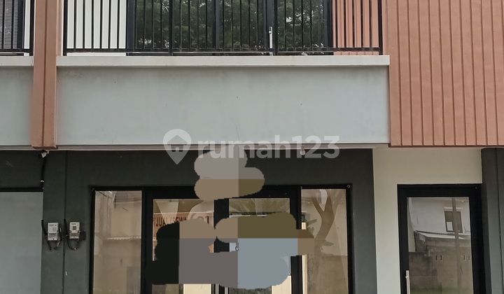 2-Storey Shop House Ready to Occupy Location Near Summaren Crown (SCG) Bekasi 2-Storey Shop House Ready to Occupy Location Near Summaren Crown (SCG) Bekasi