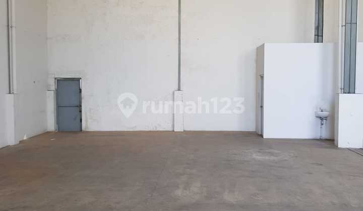 Attached Warehouse 300 M² in Bizpark Kranji Bekasi