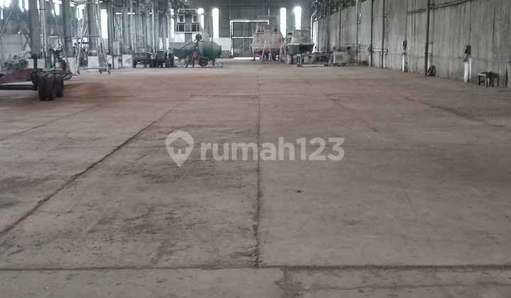 Ready-to-Use Warehouse 1800 m2 near Summarecon Bekasi, North Bekasi Ready-to-Use Warehouse 1800 m2 near Summarecon Bekasi, North Bekasi