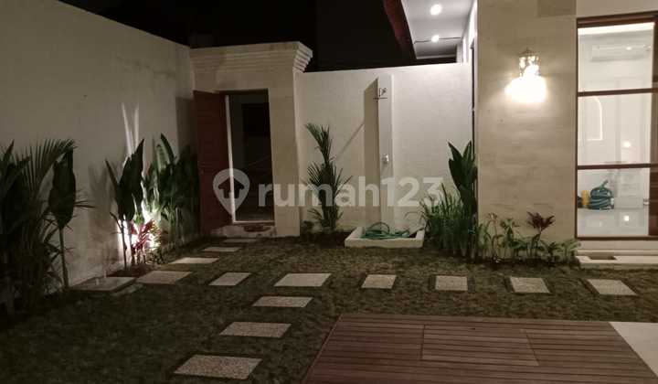 Villa Deket Pantai Lima Pererenan