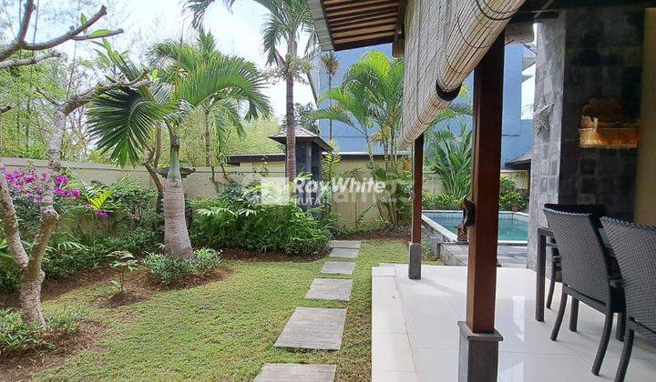 Walking Distance To Four Season Beach Villa With Tropical Design  2