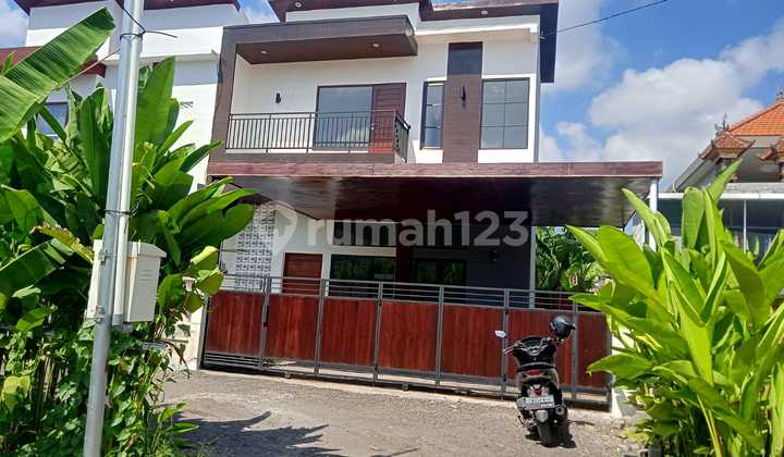 House in a Very Strategic Location Denpasar House in a Very Strategic Location Denpasar