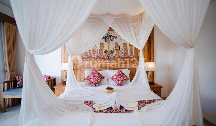 New 3 Unit Villa Great Area , Good For Rentals