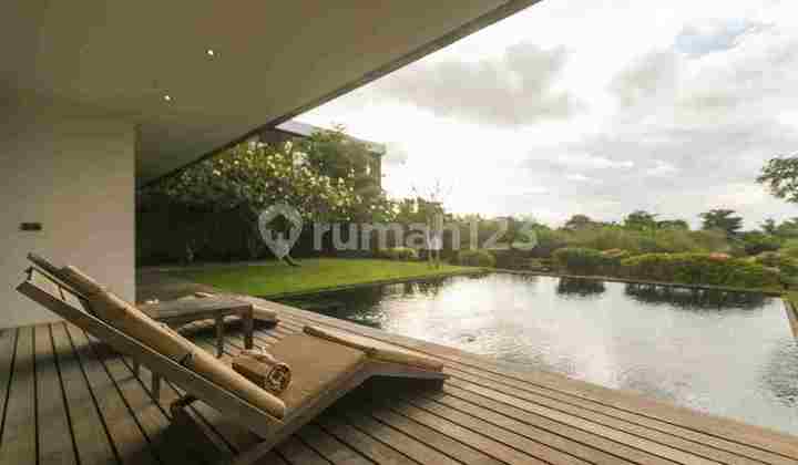 For Sale Luxury Villa With Walking Distance To The Beach