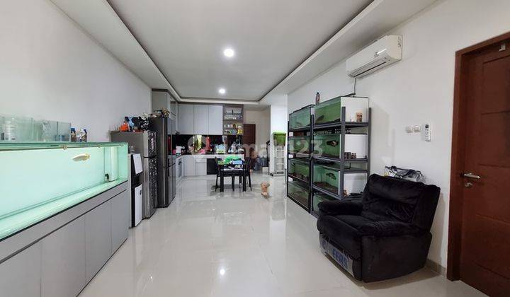 Dekat Jalan Utama Jual Rumah Modern Terawat Antasura, Denpasar Utara 2