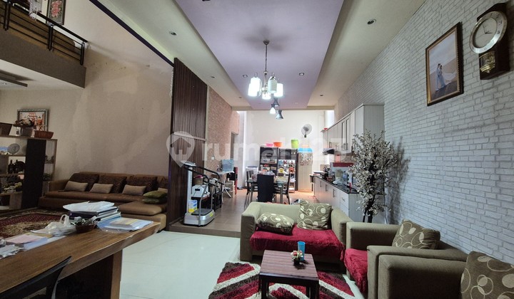 For sale house in the residential complex on Jalan Imam Bonjol, Denpasar. 2