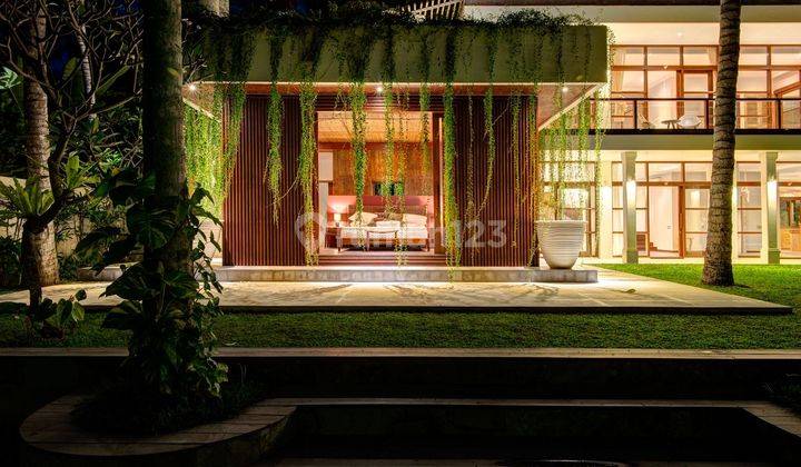 Luxury Absolute Beachfront Villa In Candidasa 2