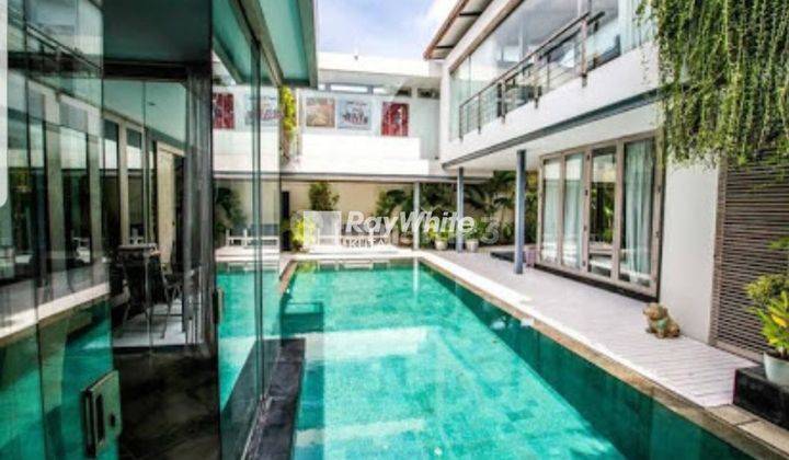 Villa 4 Bedrooms Close To The Beach In Seminyak, Bali 1