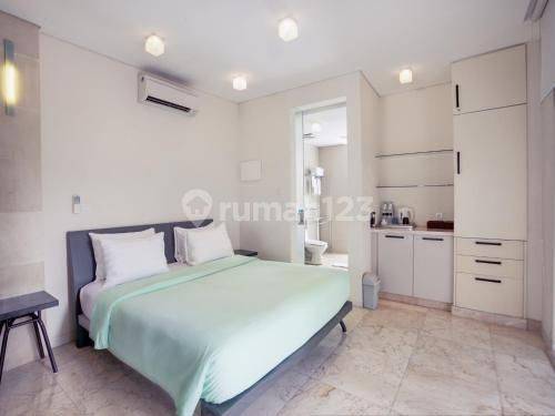 2 BR Apartment Furama Seminyak Beachfront, Bali 2