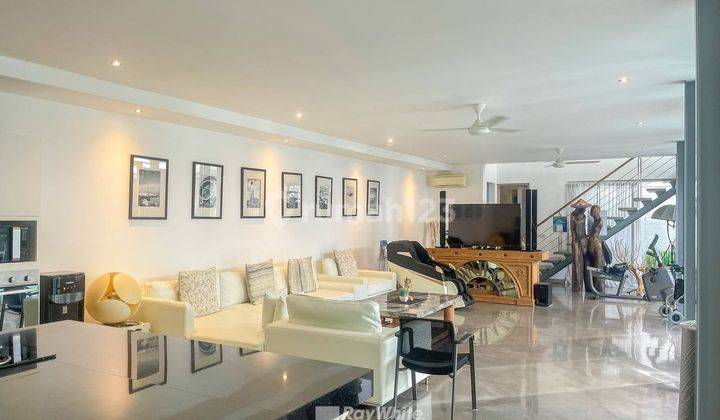 Villa Hak Milik Dekat Ke Pantai Seminyak, Bali 4