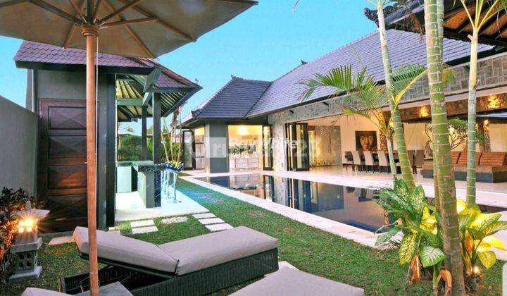 Luxury Villa In Seminyak Tourist Area, Bali 1