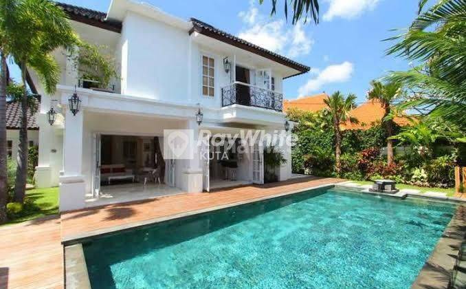 Villa Located In The Center Of Seminyak, Bali 1