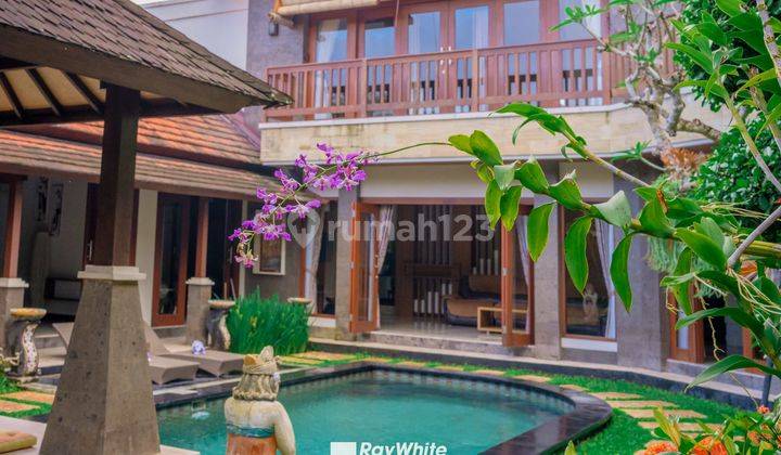 Freehold Villa Close to the Beach in the Berawa Area, Canggu, Bali 1