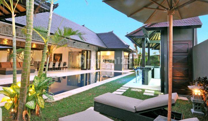 Villa 5 Bedroom And Strategic Location In The Seminyak Area, Bali 1