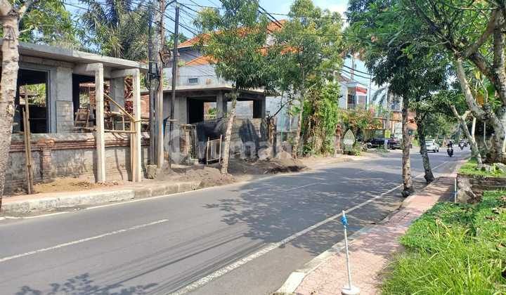 Strategic Land on Jalan Raya Sanggingan Central Ubud, Bali Strategic Land on Jalan Raya Sanggingan Central Ubud, Bali
