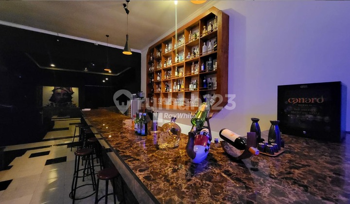 Restaurant and Bar Strategic Location in Kerobokan Seminyak, Bali