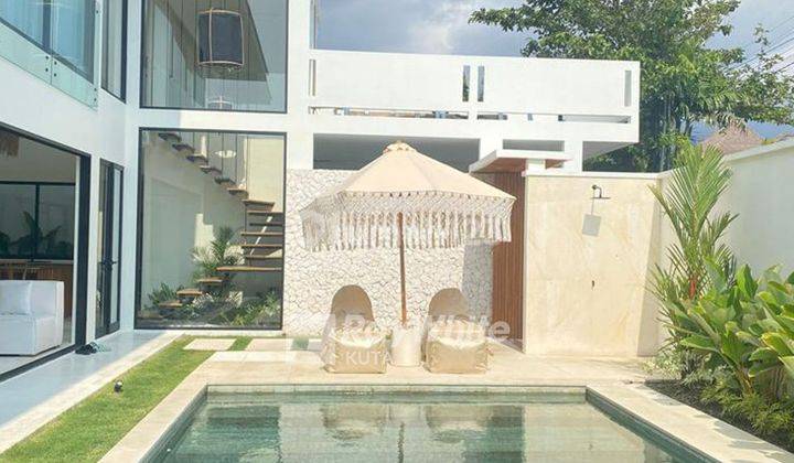 Luxury Villa With Exclusive Features In Seminyak, Bali 1