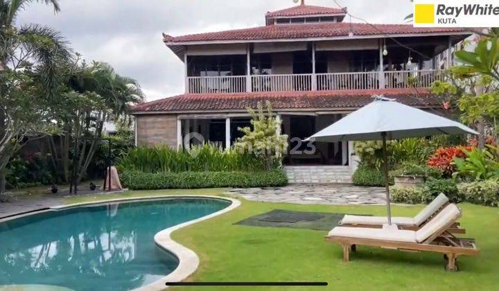 Beautiful Villa In The Central Of Batu Bolong Canggu, Bali 1