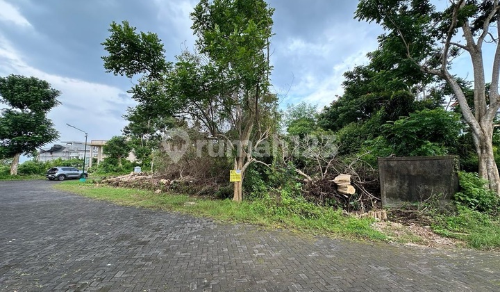 View Laut In Nice Complex 