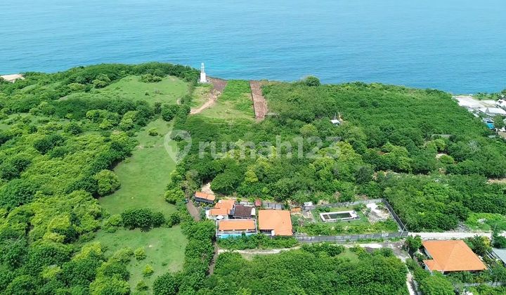 Pemandangan Laut Uluwatu Dekat Tempat Ritual Indah