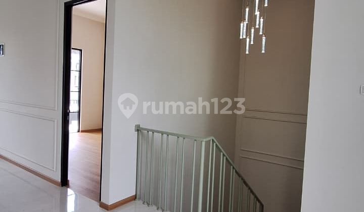 Brand New! Rumah di Kencana Loka Bsd City, Semi Furnished, Posisi Hook 2