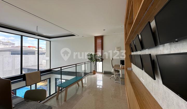 Luxury House Lyndon Navapark BSD City, Strategic Location, South Facing