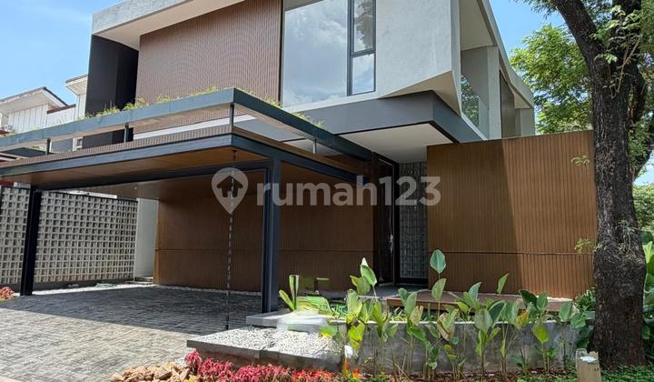 Brand New House Foresta BSD City, Bangunan Mandiri, Private Pool