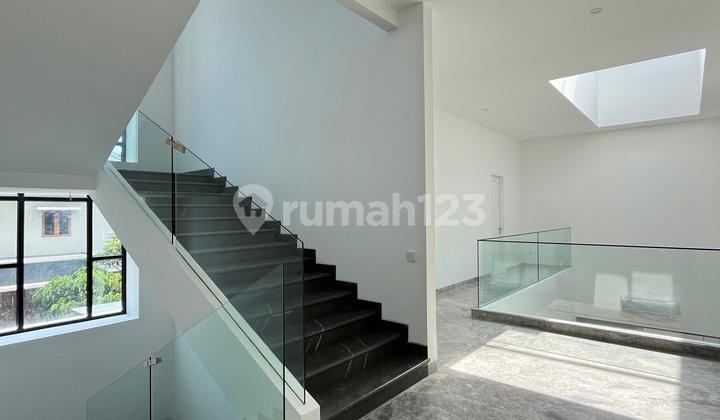 Brand New Cluster Amarylis Alam Sutera, Hook, Private Pool 2