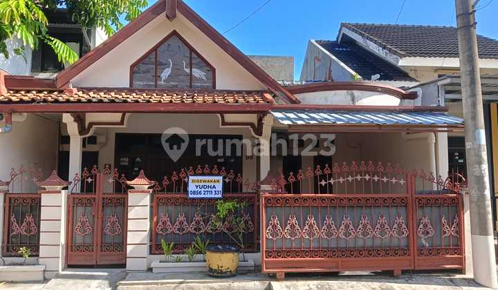 Family / Couples Rental House in Tembalang Pesona Asri 2