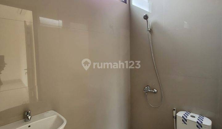 Hot Sale Rumah Harga Murah 2 Lantai di Sektor 5 Bintaro Gb 11273 2