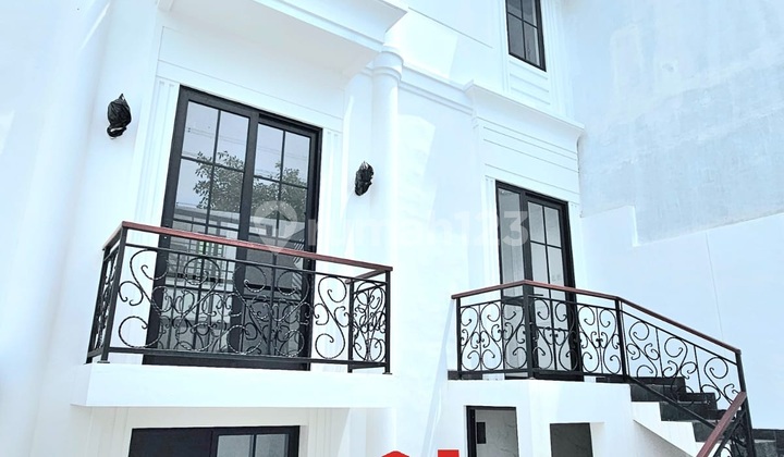 Rumah Mewah Ada Swimming Pool di Bintaro Sektor 7 Siap Huni Sp0346 T