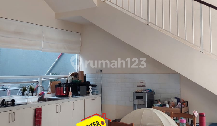 Rumah Hommy di Bintaro di lokasi strategis 2 lantai siap huni SC0605