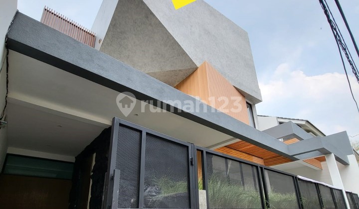 Rumah Brand New ada Swimm pool di lokasi strategis Bintaro sektor 9 0128