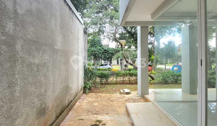 Ready to Move-In House at Attractive Price Near Public Facilities in Bintaro Sector 9. 15564.