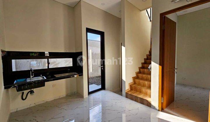 Rumah 2 Lantai Scndavian di Kedaung Ciputat  10