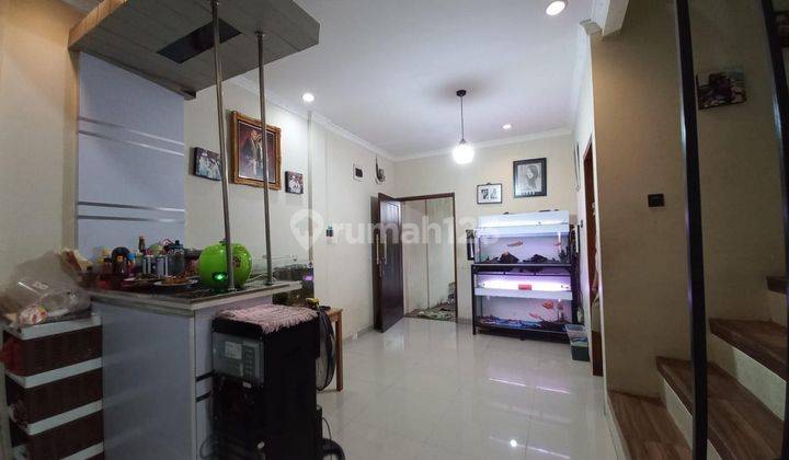 Rumah 2 Lantai Furnished di Jalan Bulak Wangi 3 , Tangerang 2