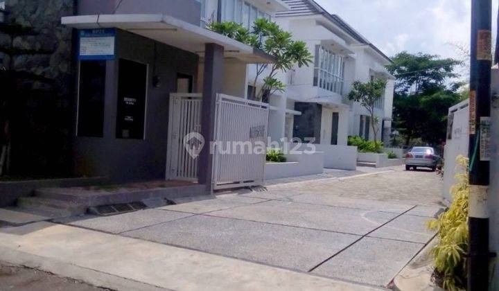 Townhouse Mewah Di Sektor 3a Bintaro Tangsel  1