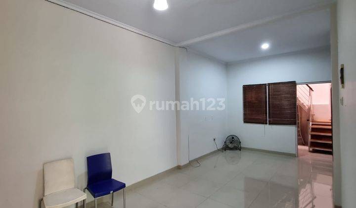 Rumah Second 2 Lantai di Pangkalan Jati Dekat Upn Pondok Labu  2