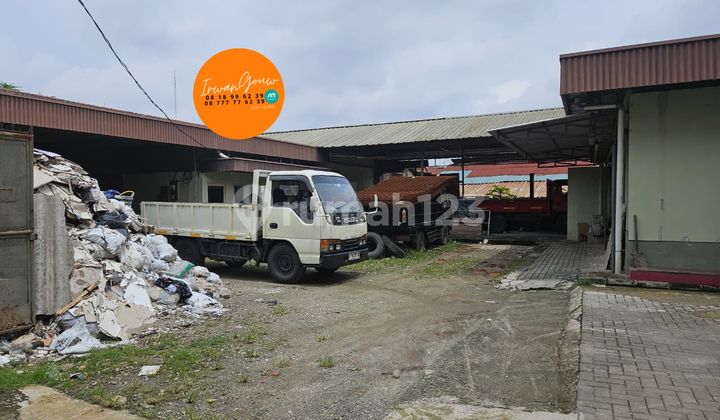 For Sale Workshop in Srengseng, 1300 Square Meters, Square Shape