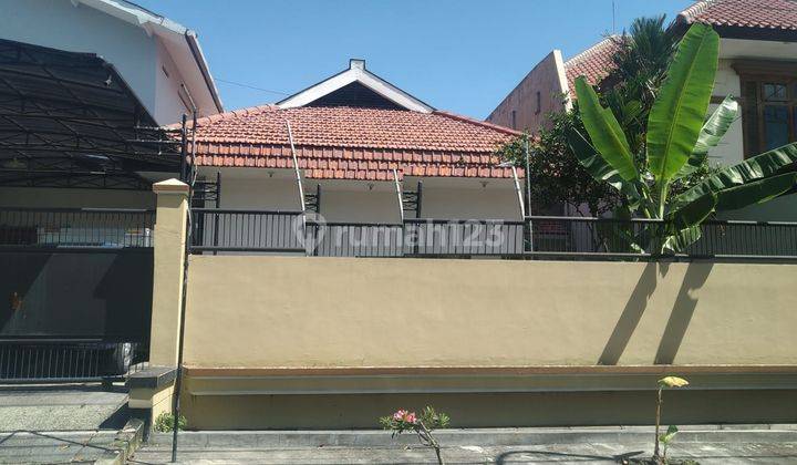 Rumah Bagus Unfurnished SHM di Darmo Baru, Surabaya 1